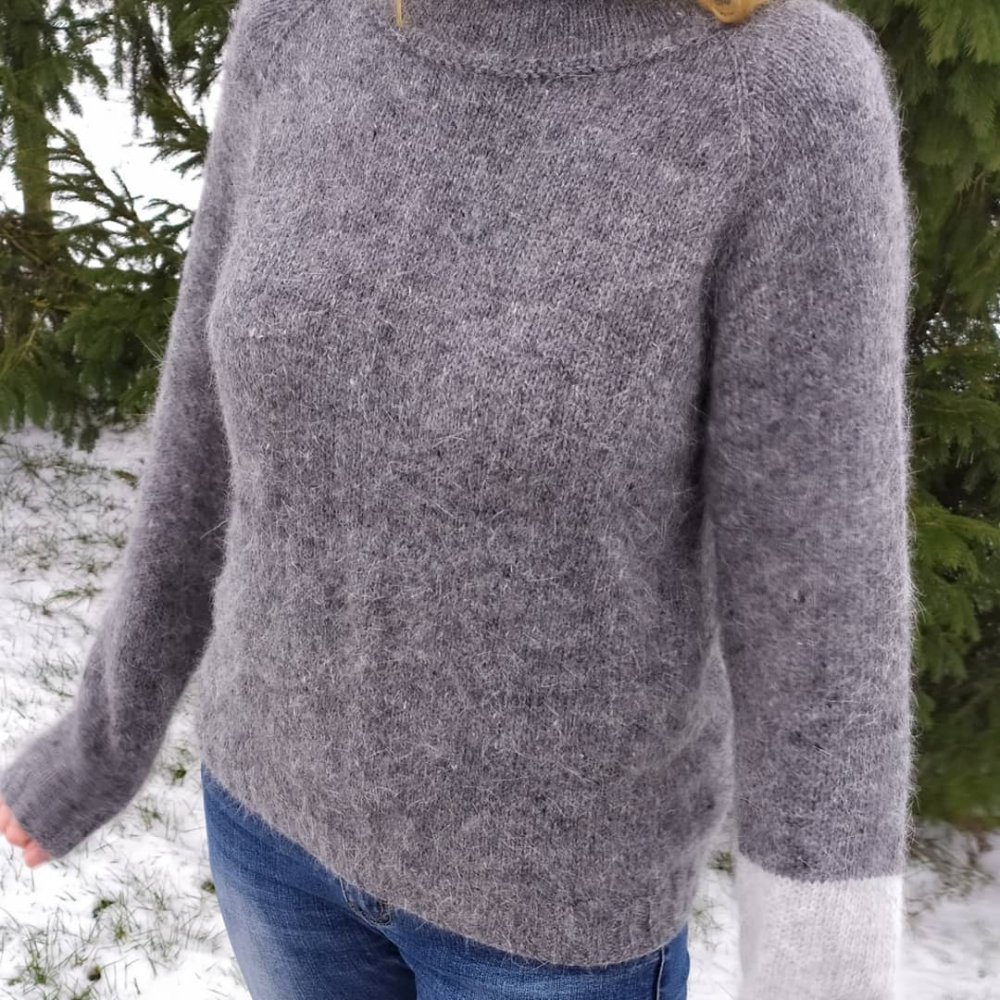 Пуховые свитера женские