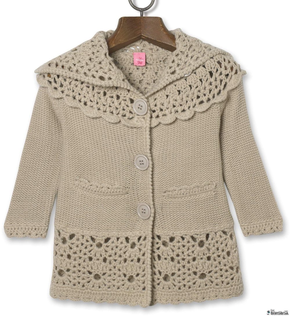 Вязаная куртка женская с капюшоном