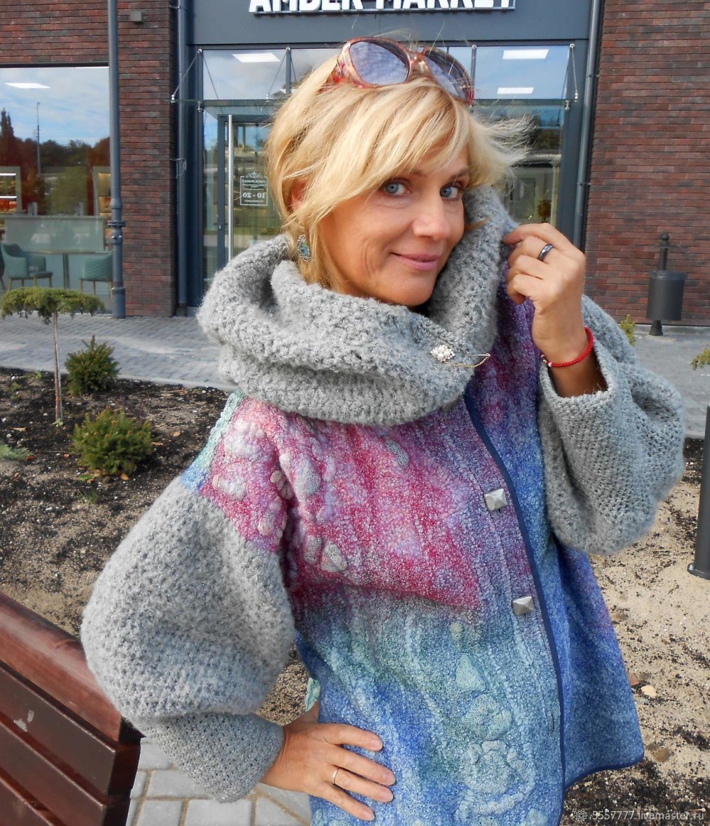 Вязание спицами разноцветной куртки