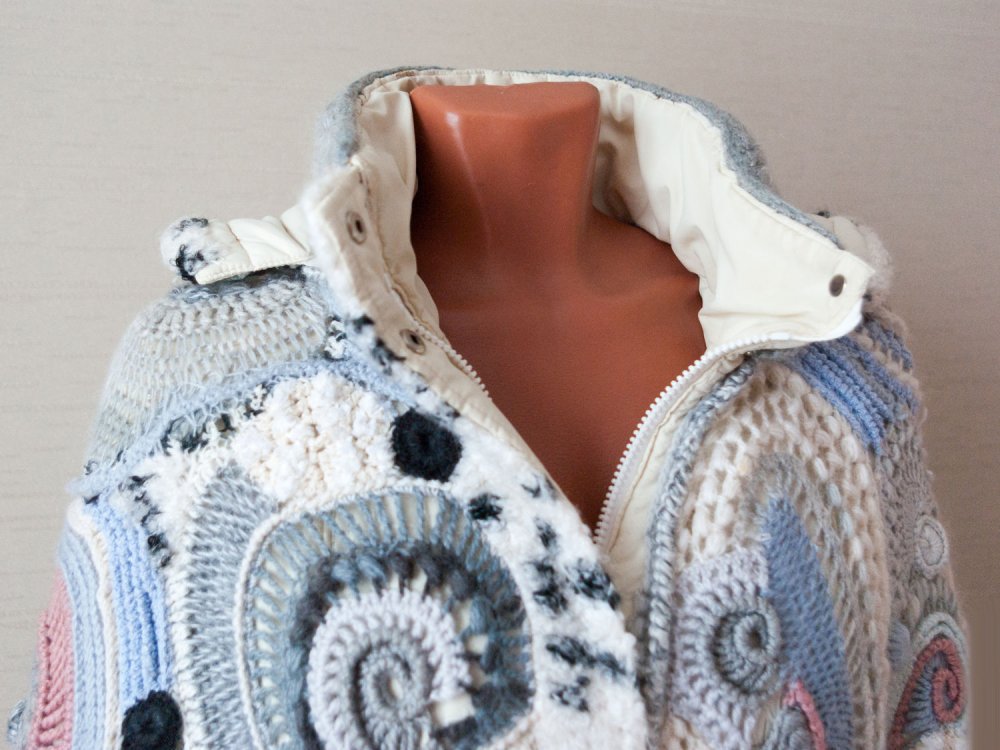 Куртка на крючке