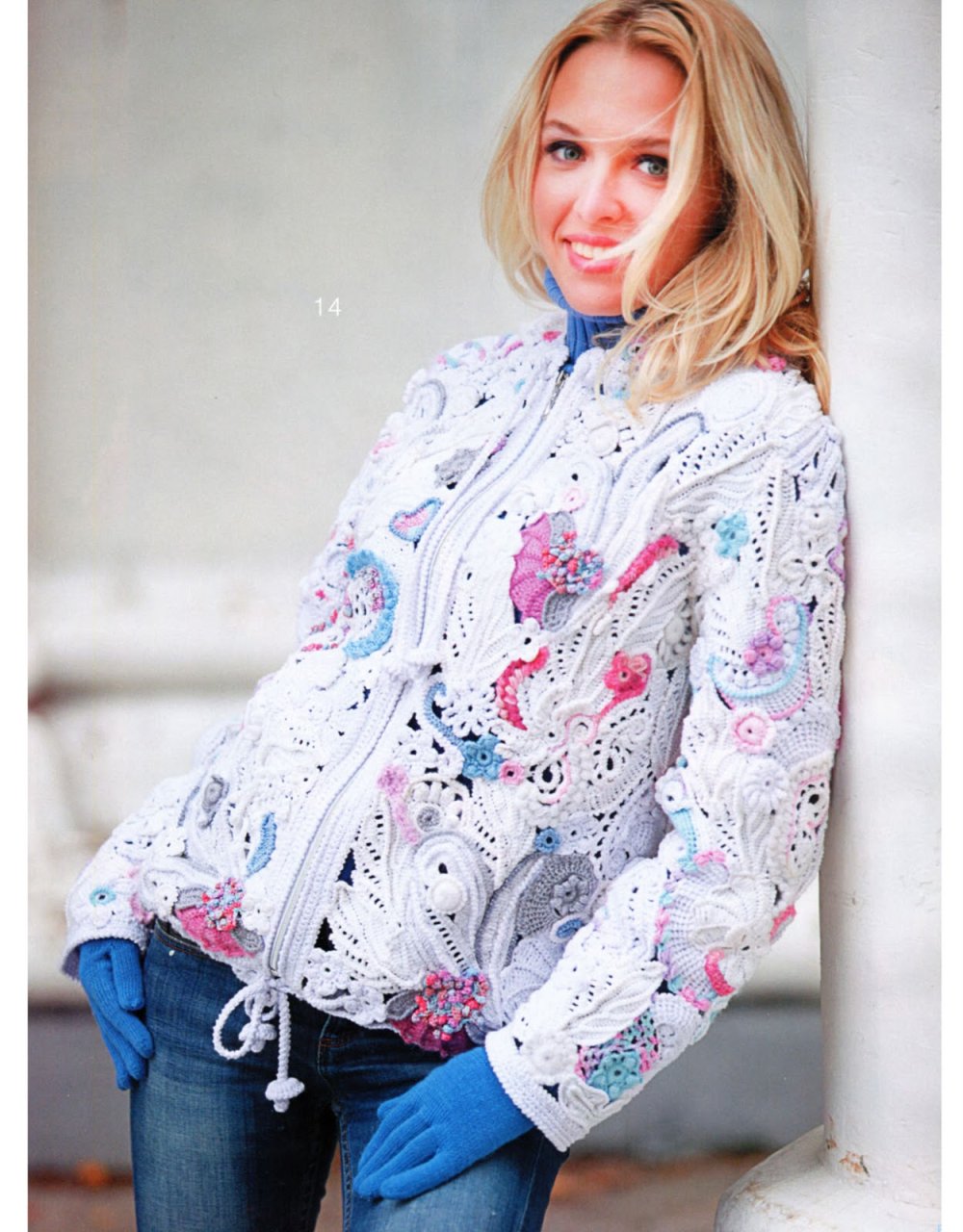 Вязаный ажурный кардиган с капюшоном
