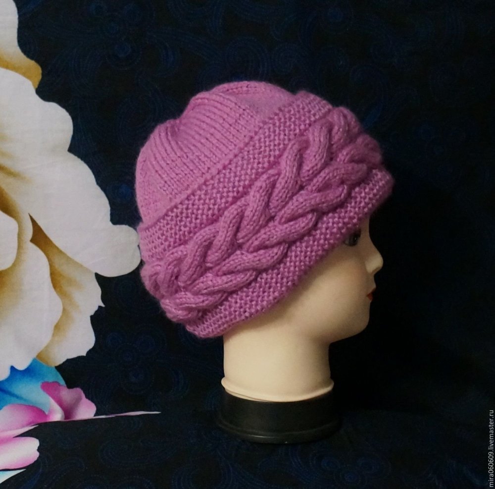 Вязаные шапки поперечной косой