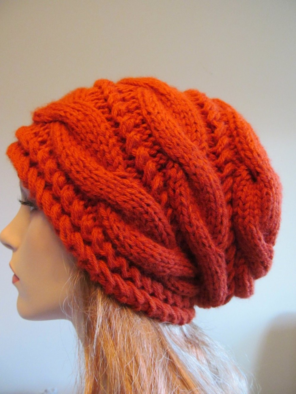 Шапка с косами поперек