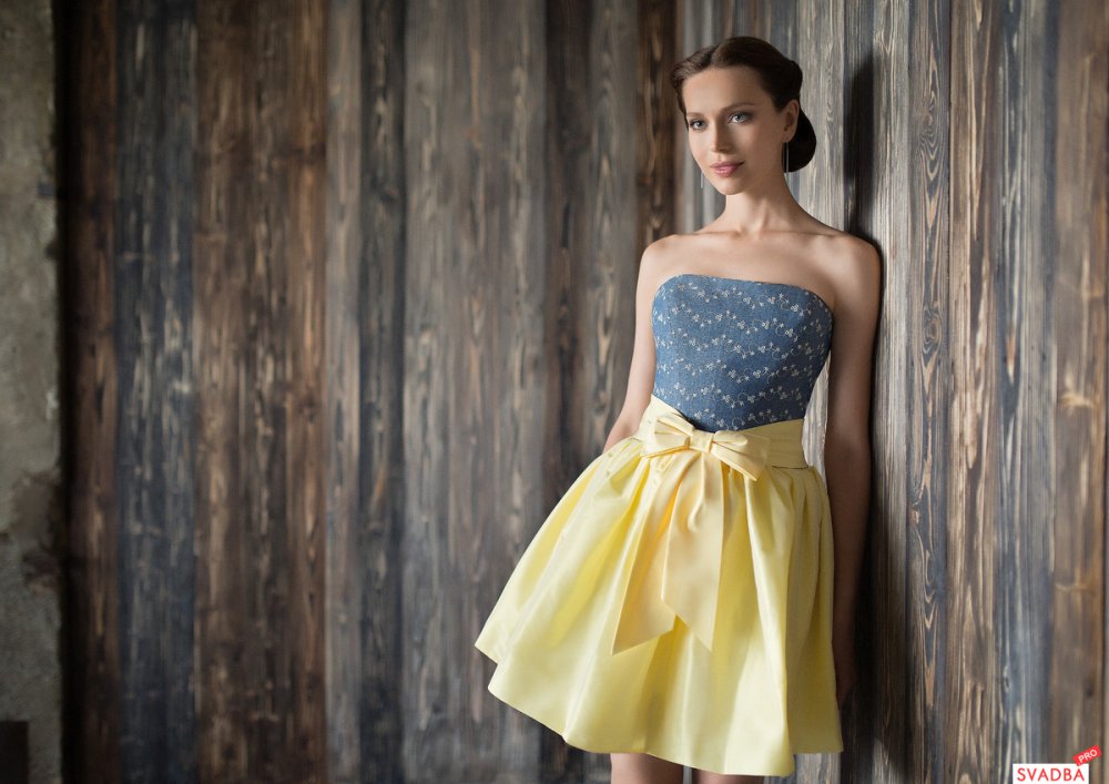 Красное бархатное платье пышное