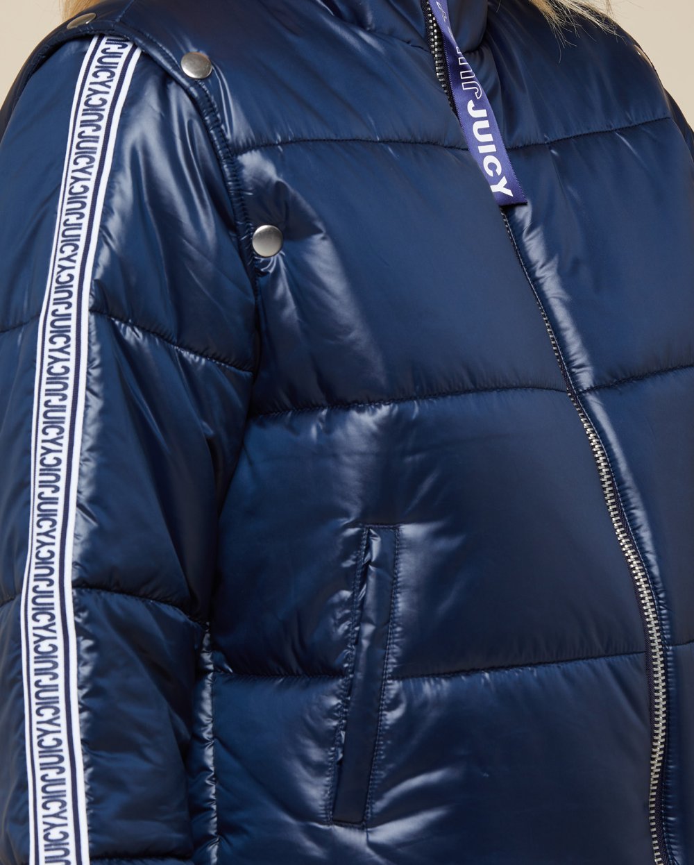 Куртка с отстегивающимися рукавами