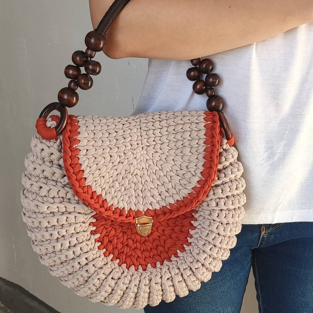 Сумки клатчи из трикотажной пряжи