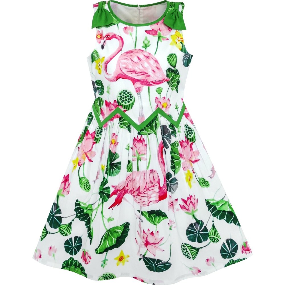 Девушка в сарафане