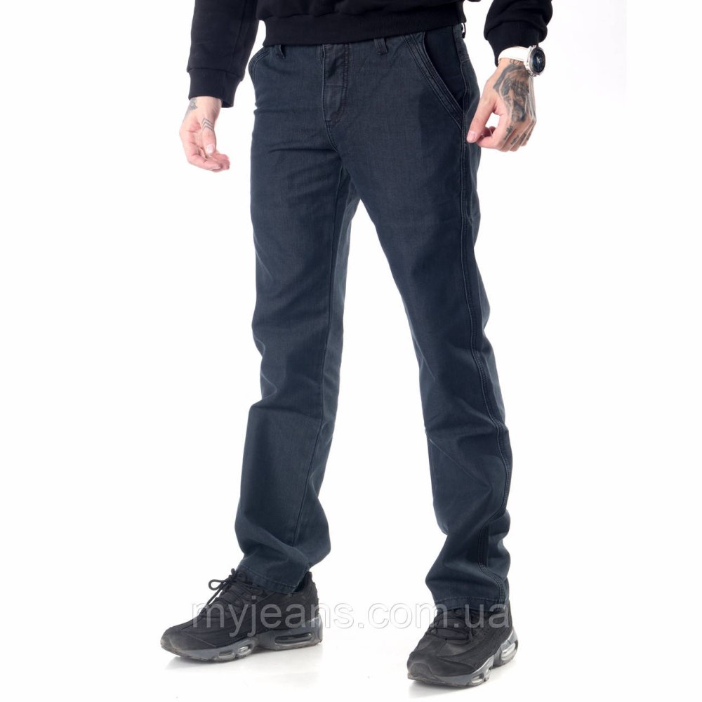 Карманы на джинсах сзади