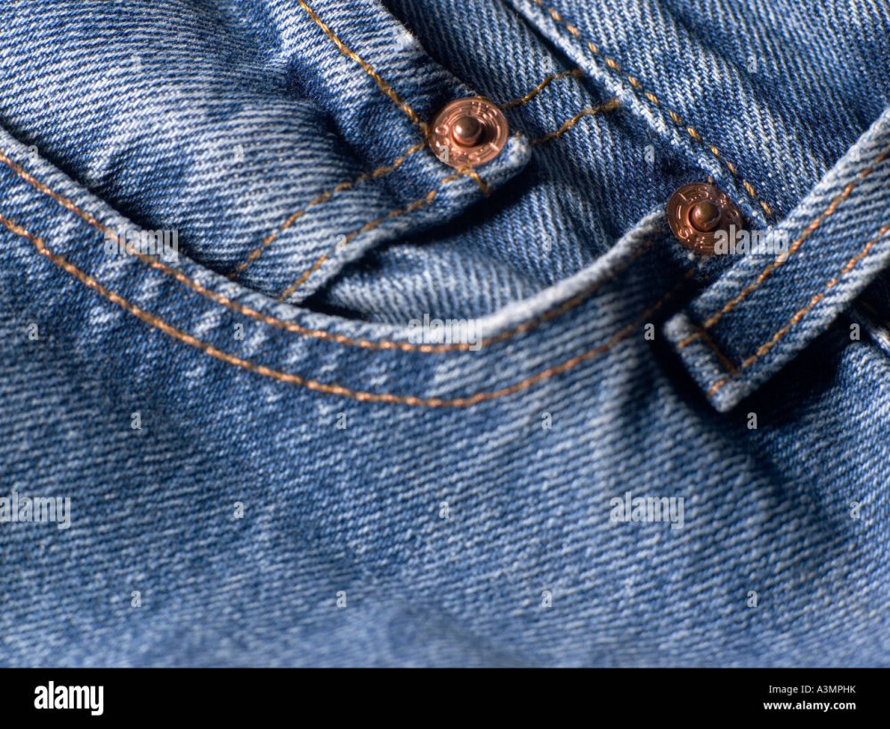 Джинсы с карманами