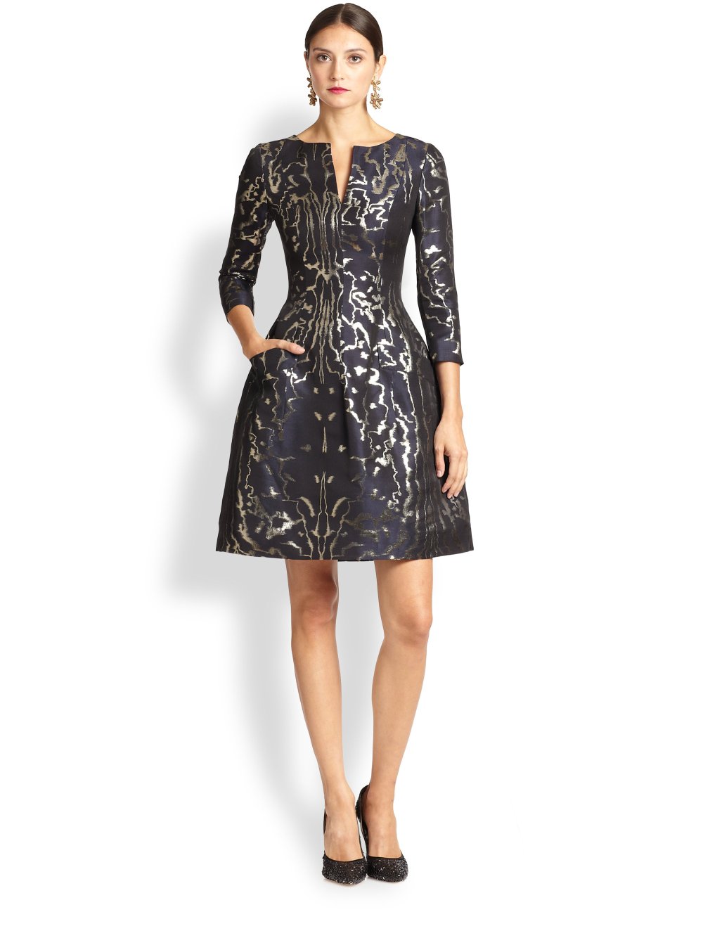 Платья плюс сайз блестящие