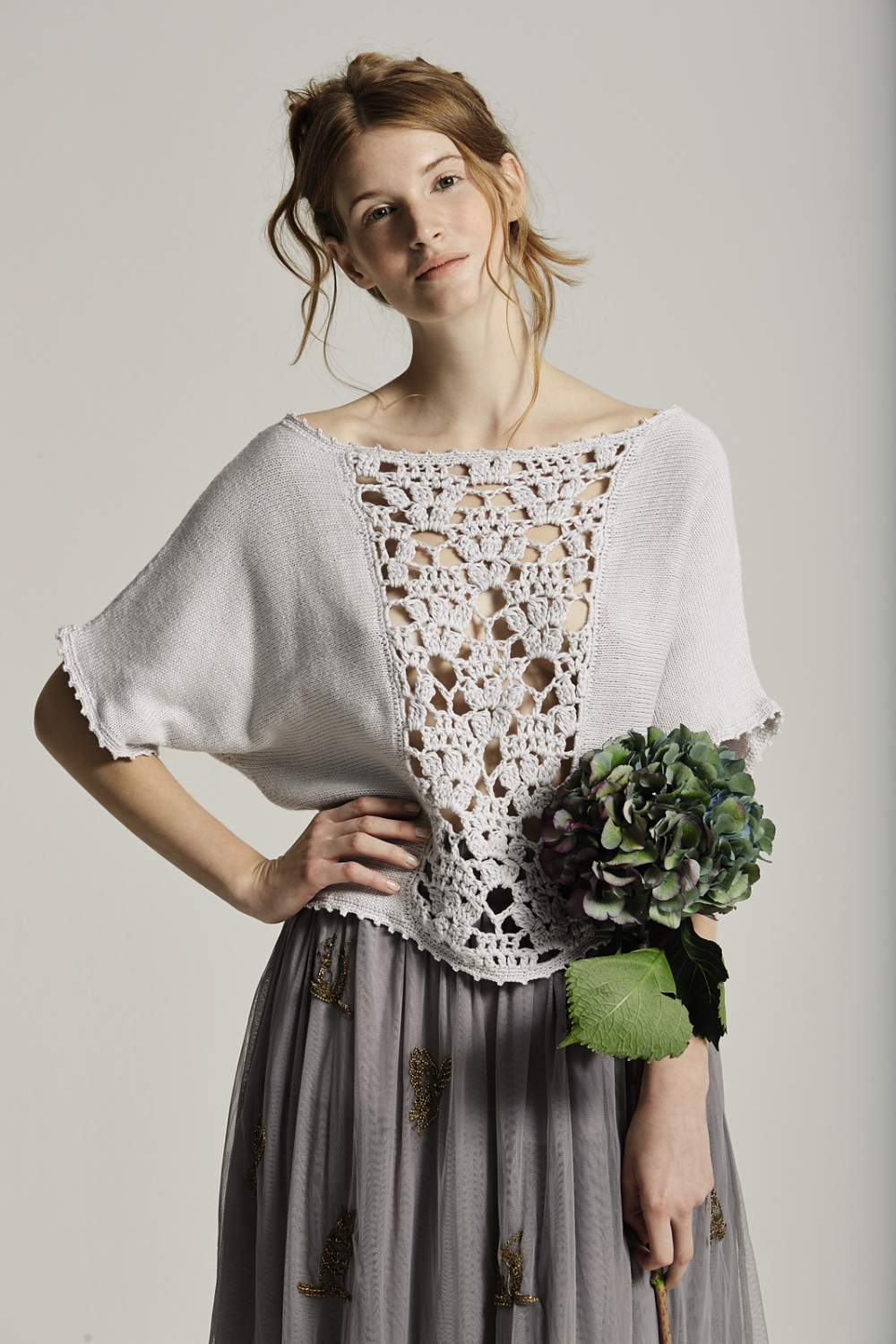 Полосатый свитер женский