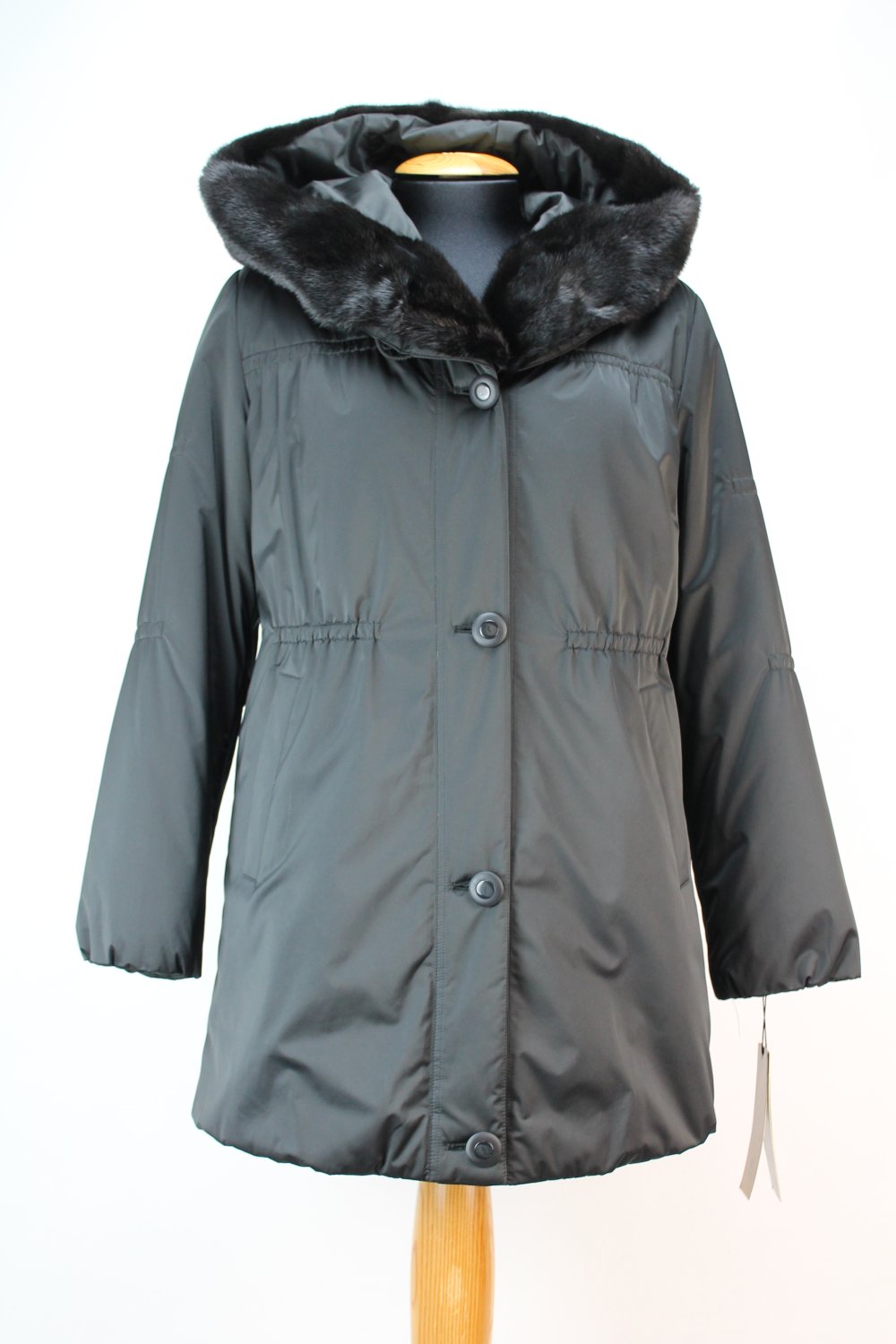 Пихора женская на верблюжьей шерсти