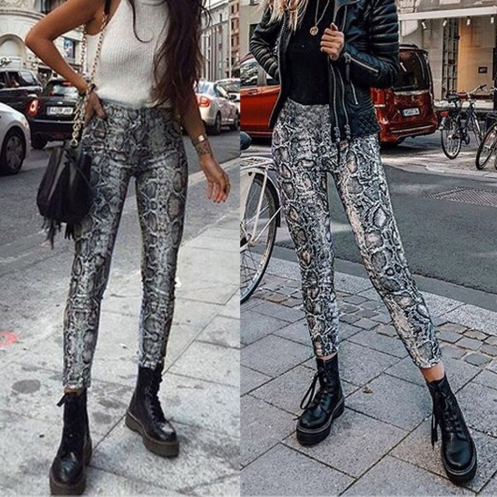 Женские брюки с принтом змеи