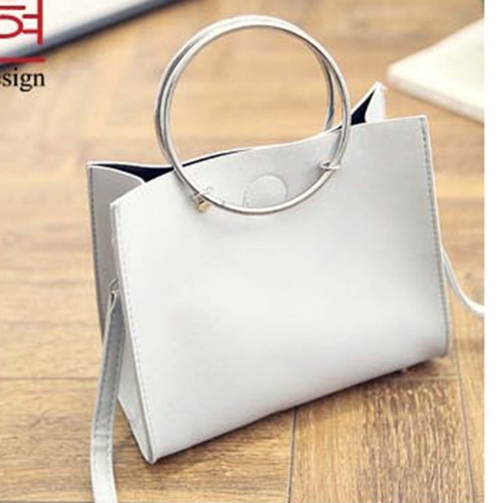 Сумка с металлическими ручками кольцами