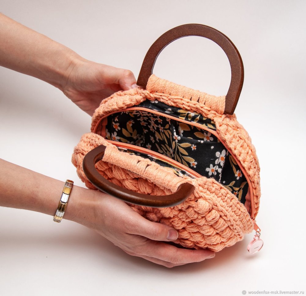 Сумка с круглыми ручками