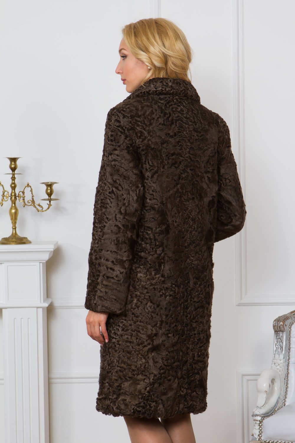 Пальто из искусственного каракуля