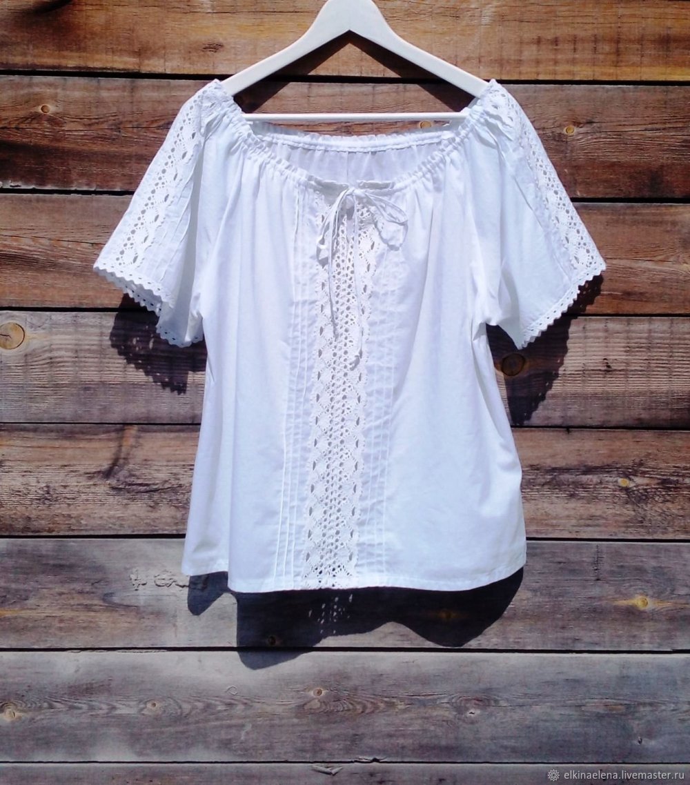Белая блузка с кружевом