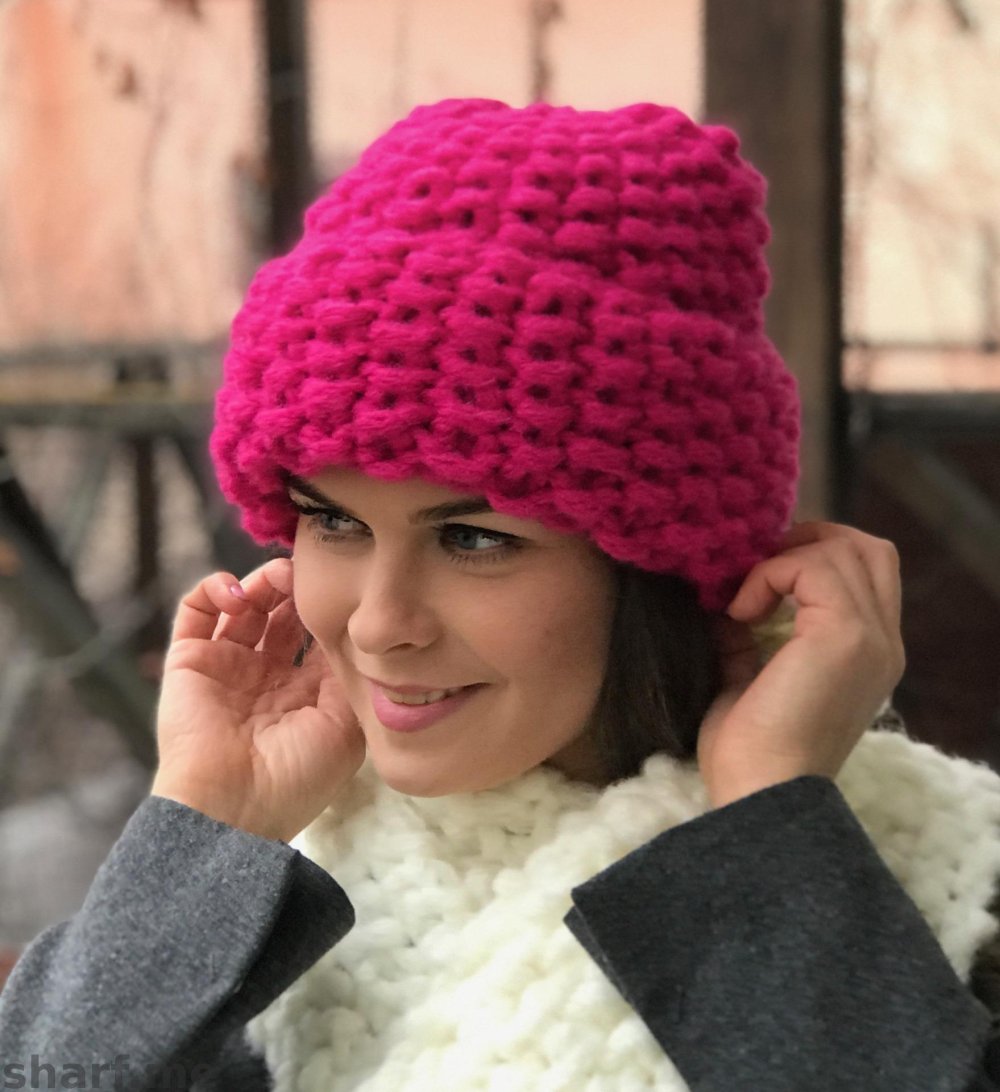 Шапка с крупной вязкой