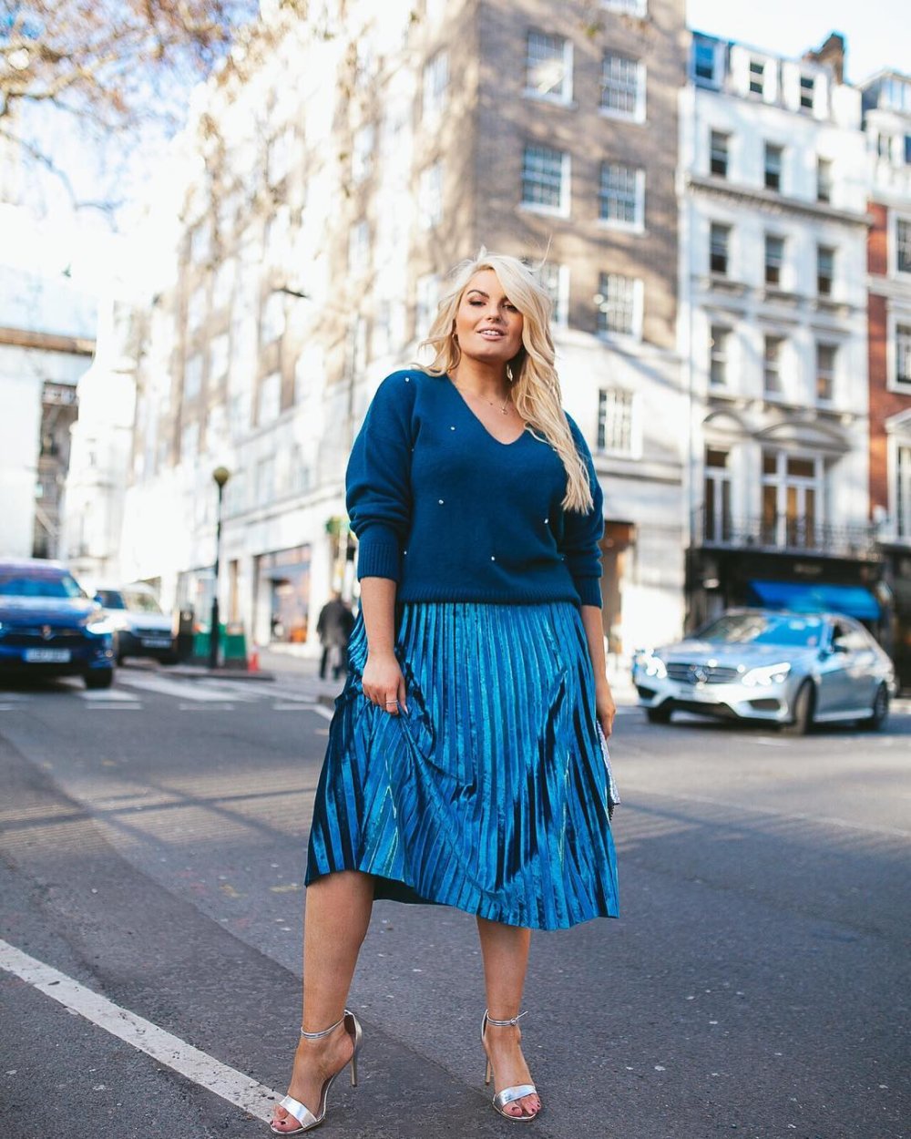 Короткие плиссированные юбки для полных