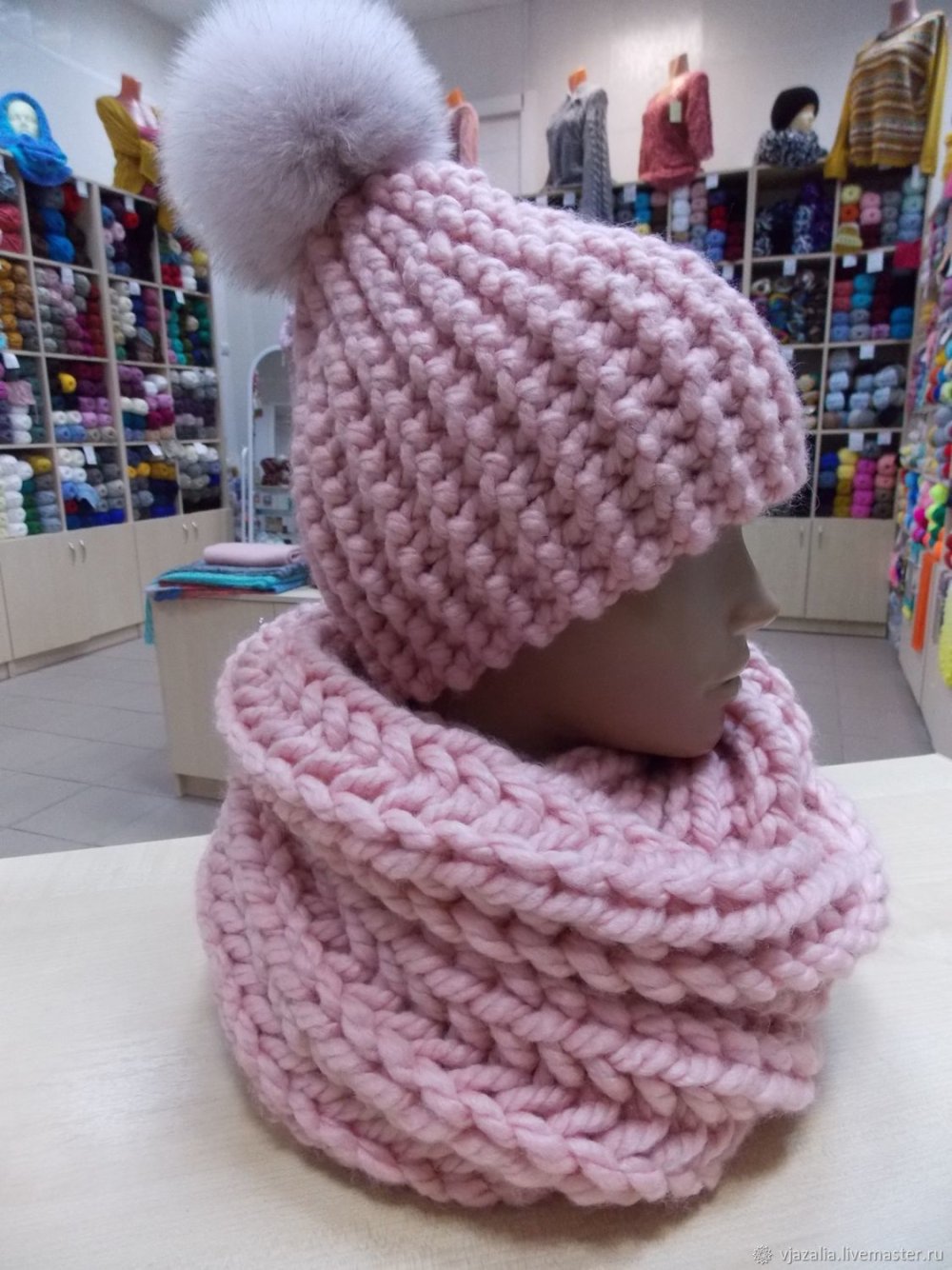 Шапка и снуд из толстой пряжи