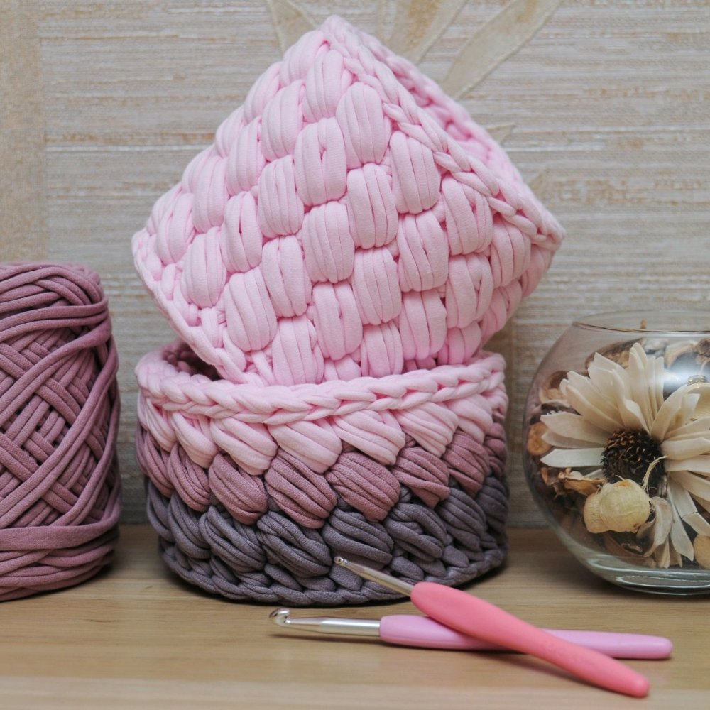 Шапка из трикотажной пряжи крючком