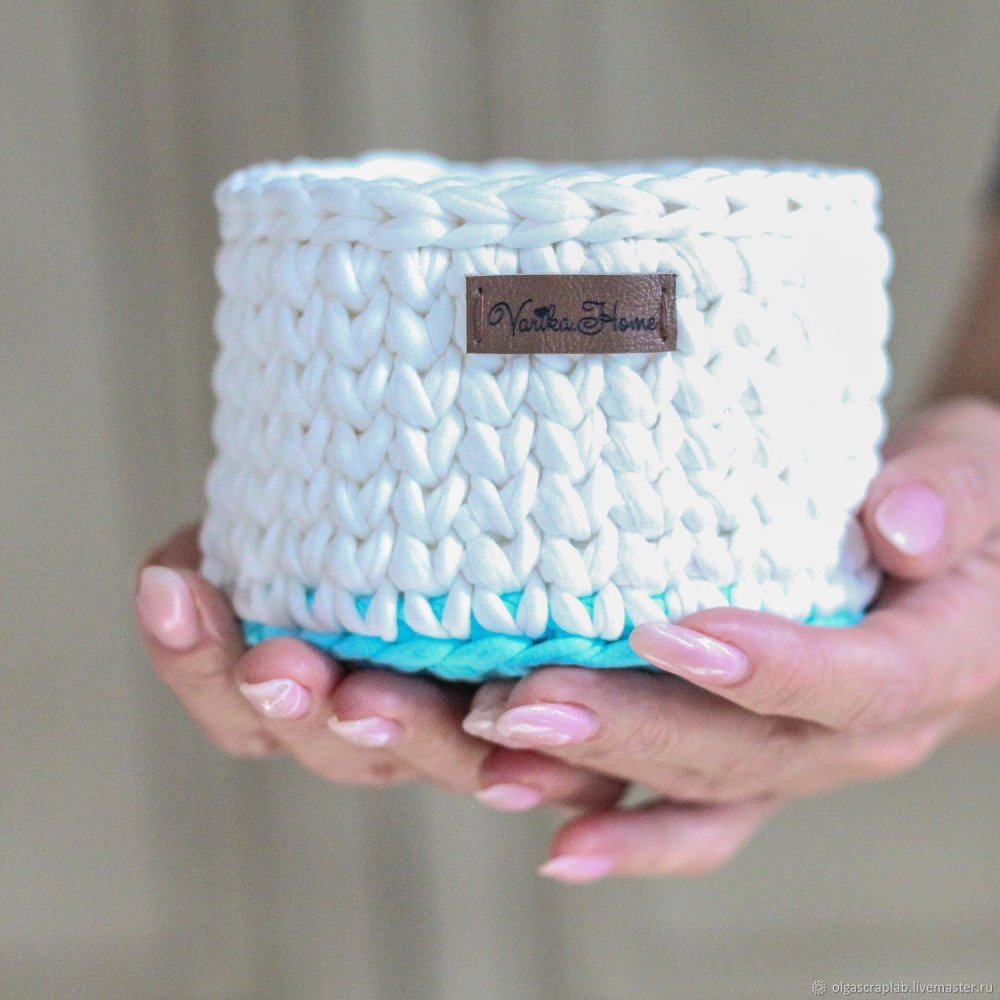 Вязаные детские корзинки из трикотажной пряжи