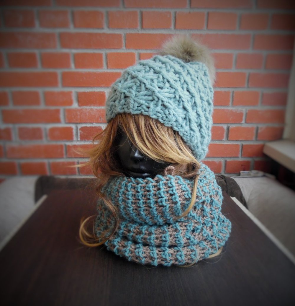 Шапка из трикотажной пряжи