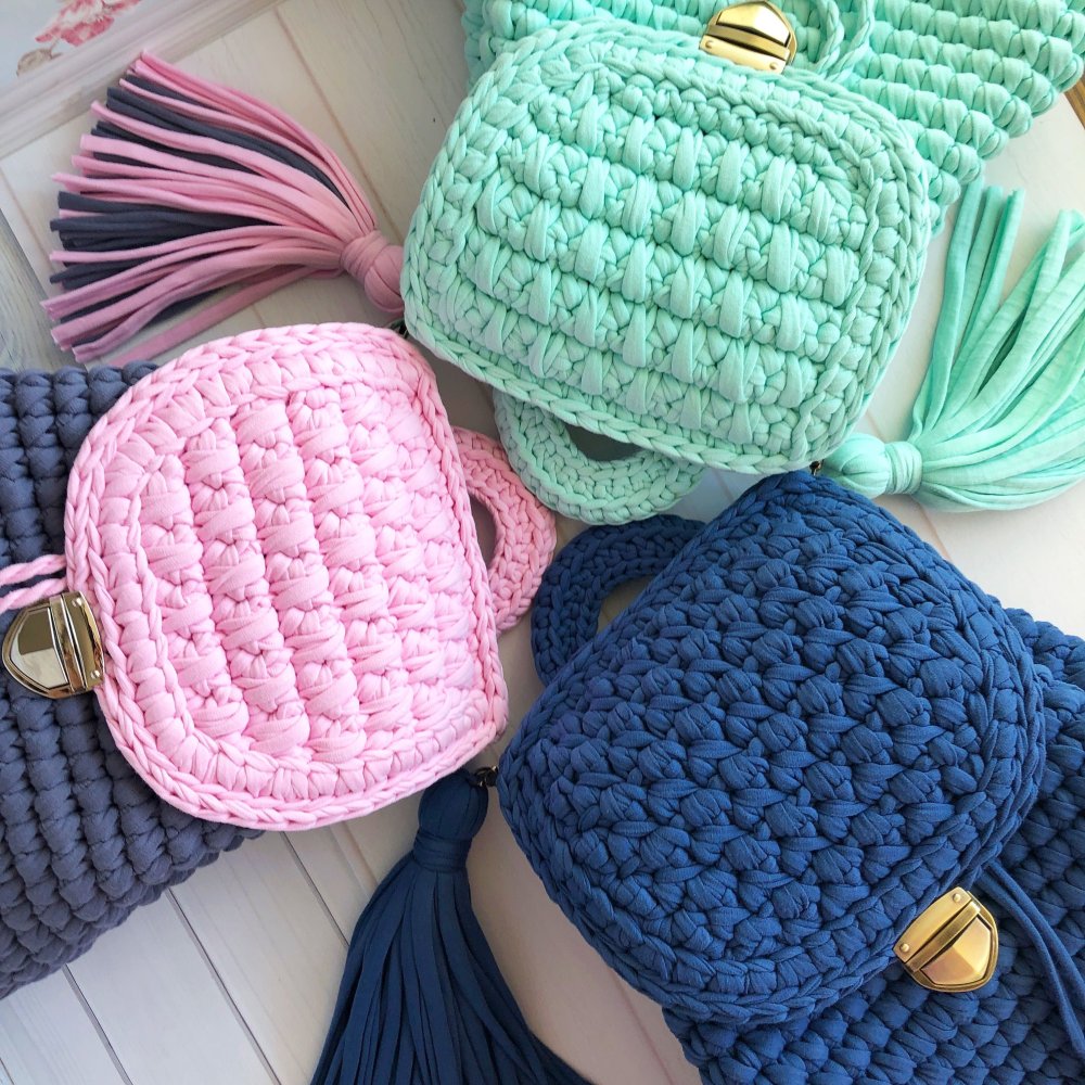 Объемная шапка из толстой пряжи