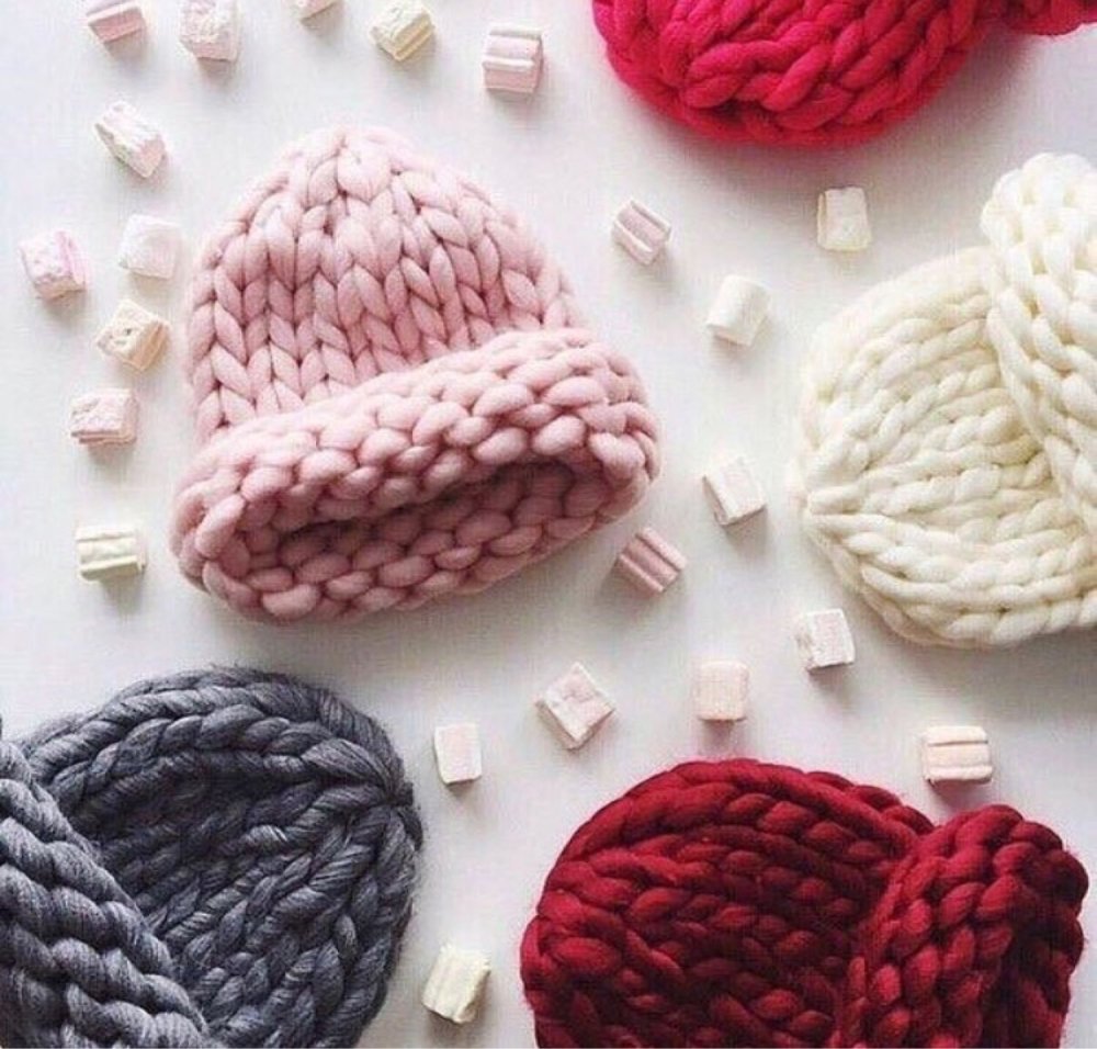Шапка из толстых ниток