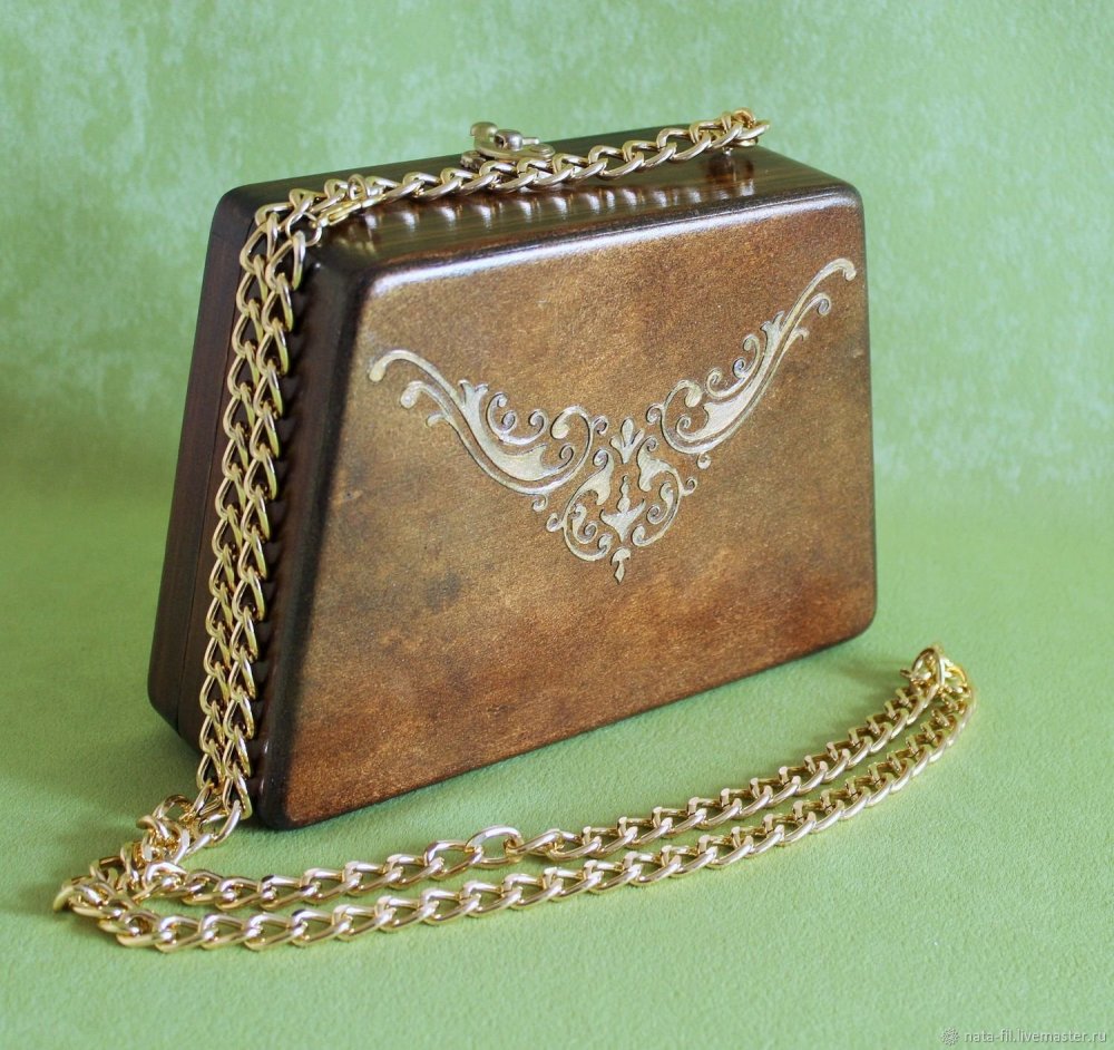 Женская сумочка с деревом