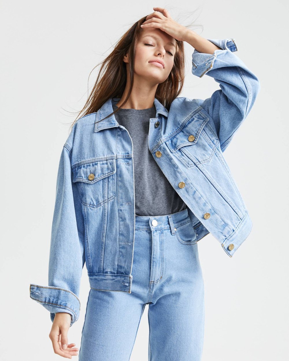 Джинсовая куртка с желтым мехом