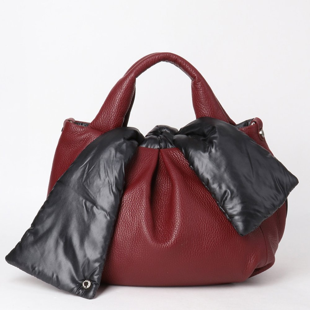 Сумка тоут guess женская стеганая черная