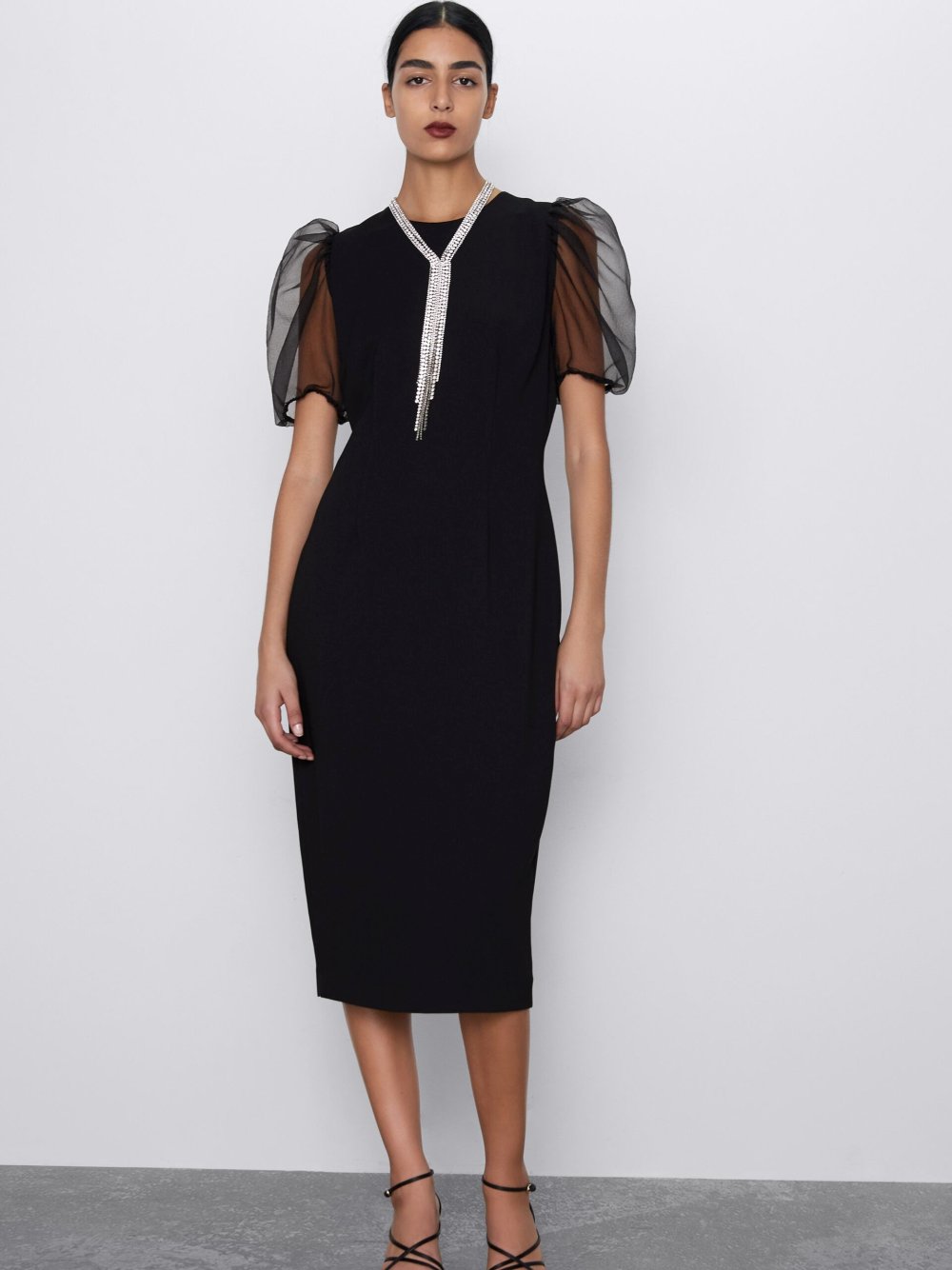 Бархатное платье Zara