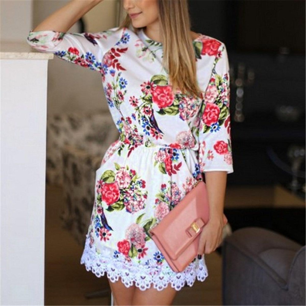 Черное платье в белый цветочек