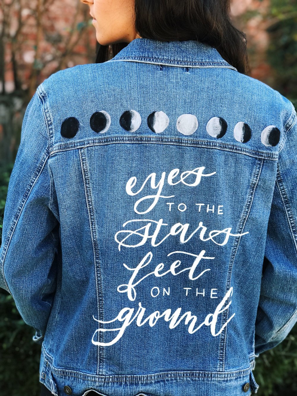 Джинсовая куртка с надписями