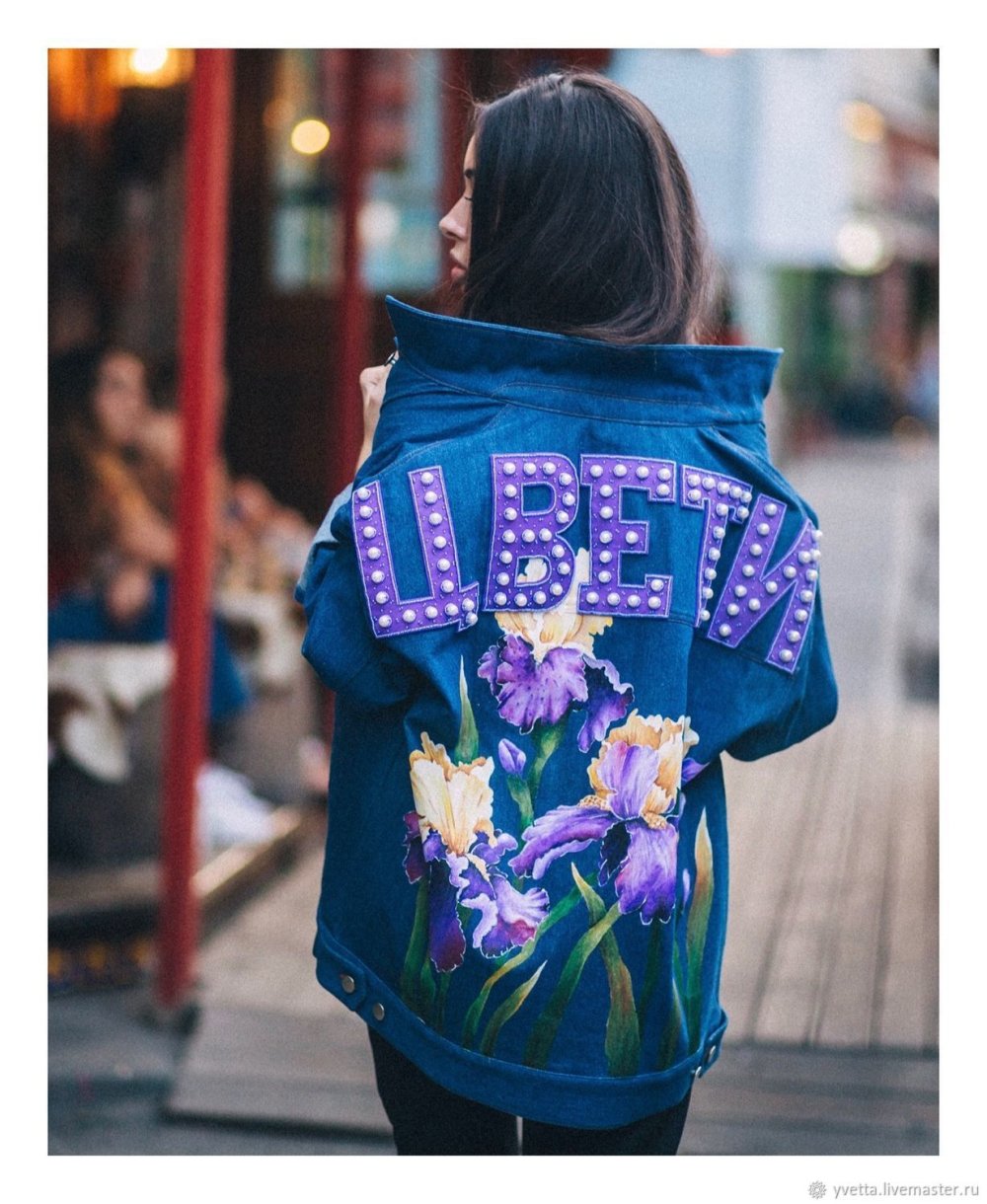 Ирисы на джинсовой куртке