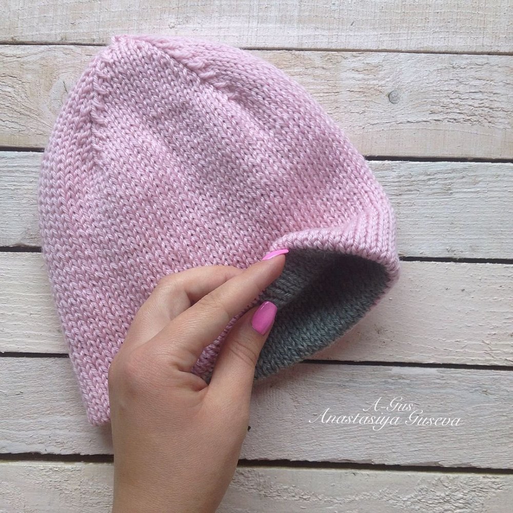 Шапка лицевой гладью