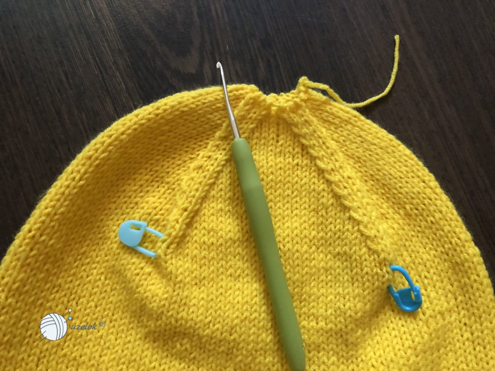 Шапка лицевой гладью макушка