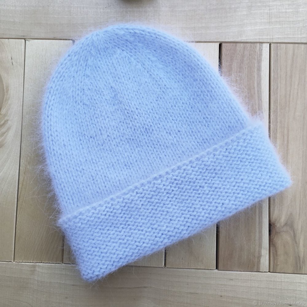 Шапка лицевой гладью