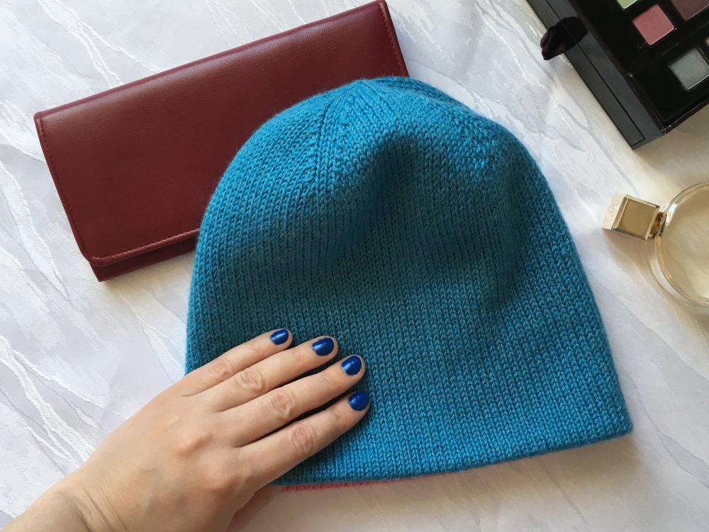 Шапка из трех петель