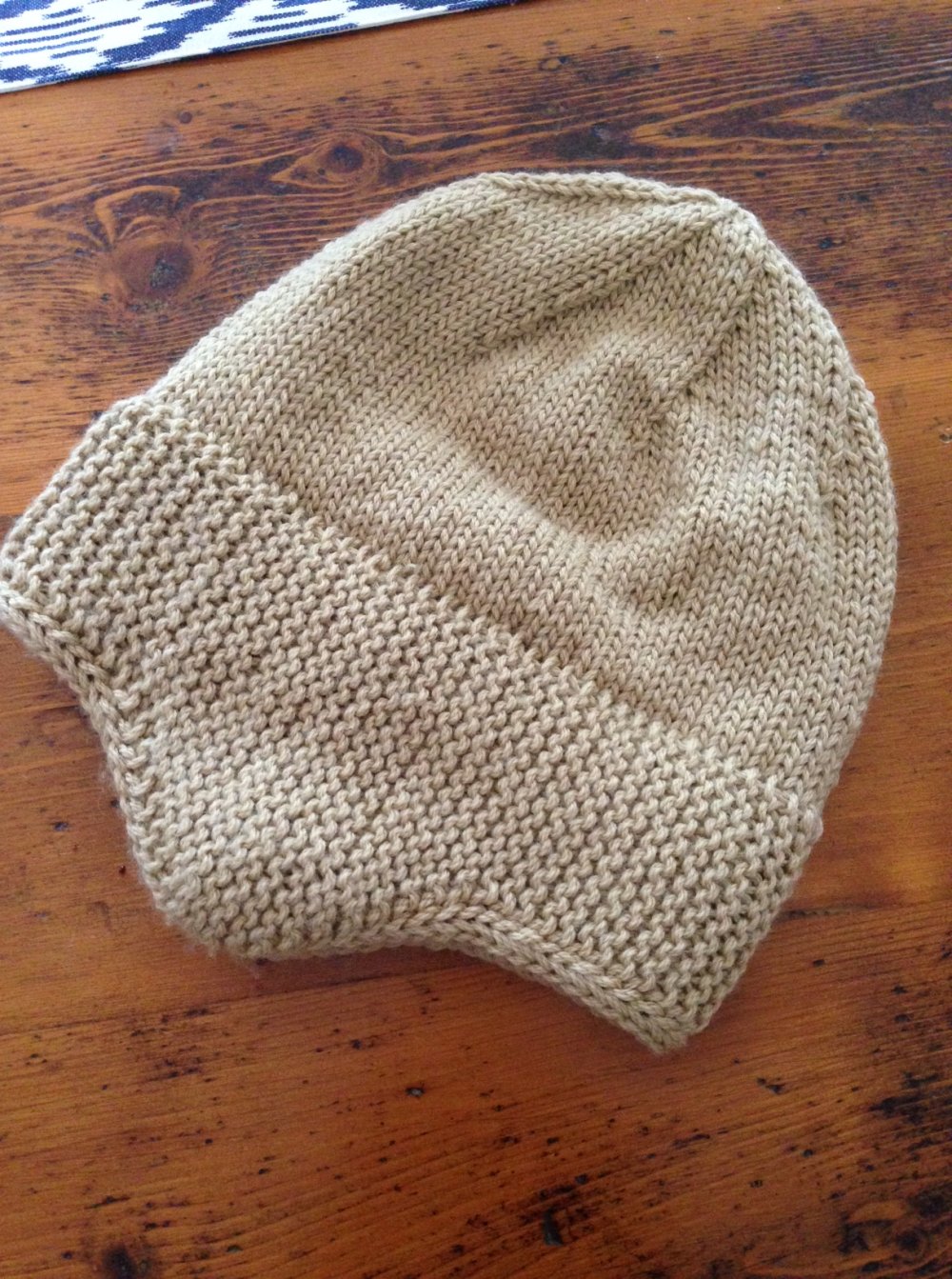 Шапка женская лицевой гладью