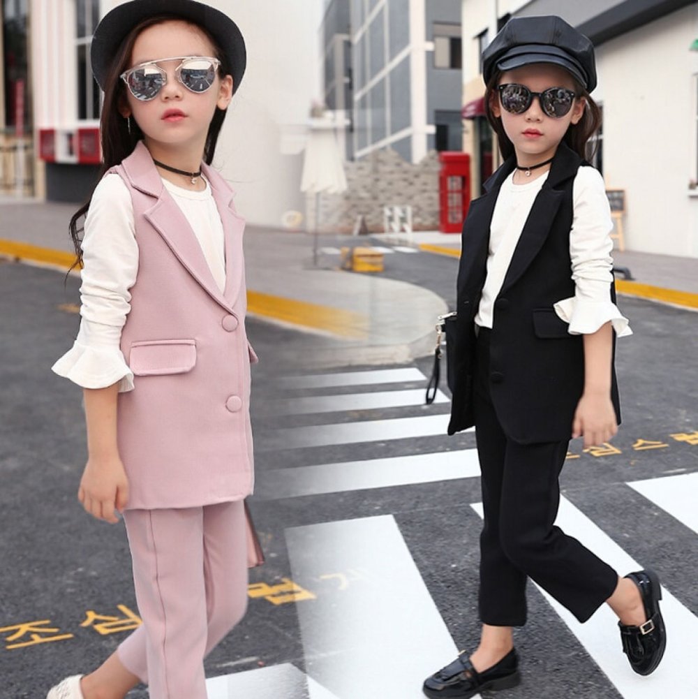 Строгий костюм для девочки