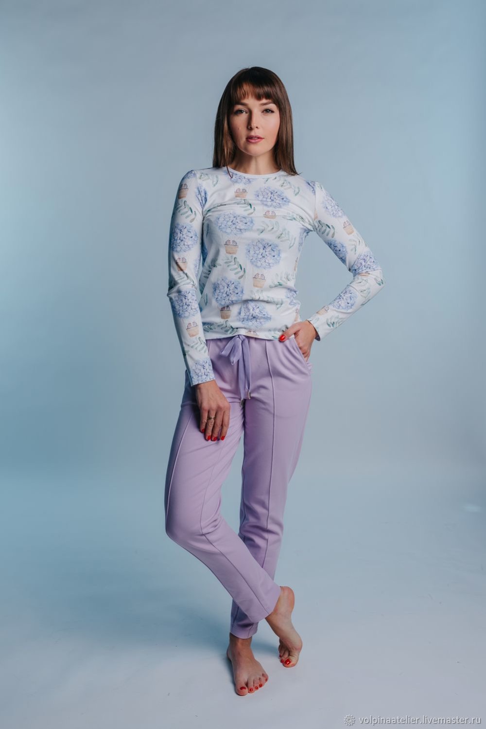 Лавандовые джинсы бананы