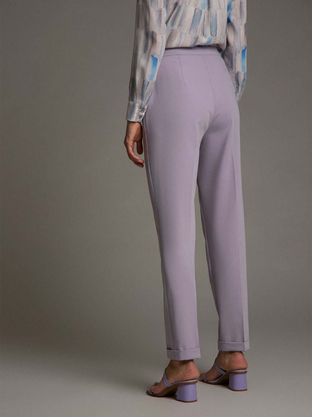 Темно фиолетовый цвет мода