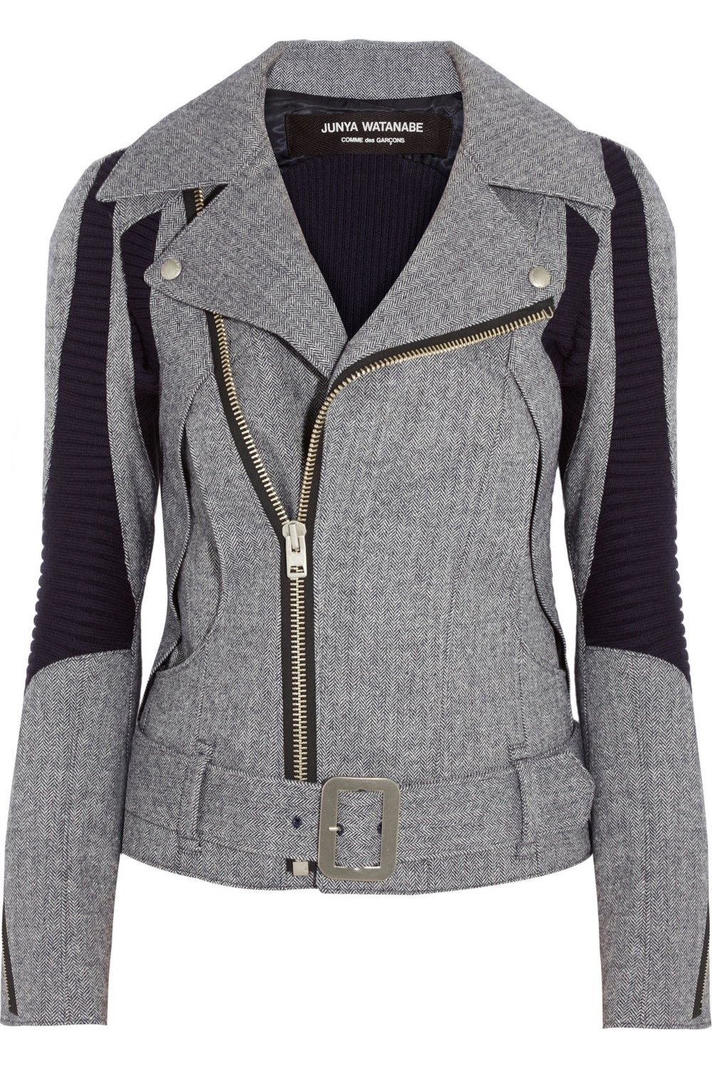 Вышивка на куртке