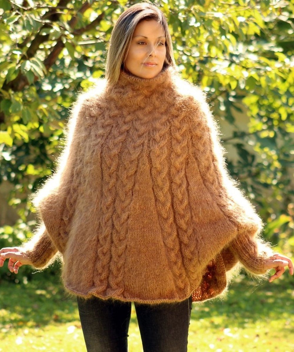 Пончо Knitted Poncho