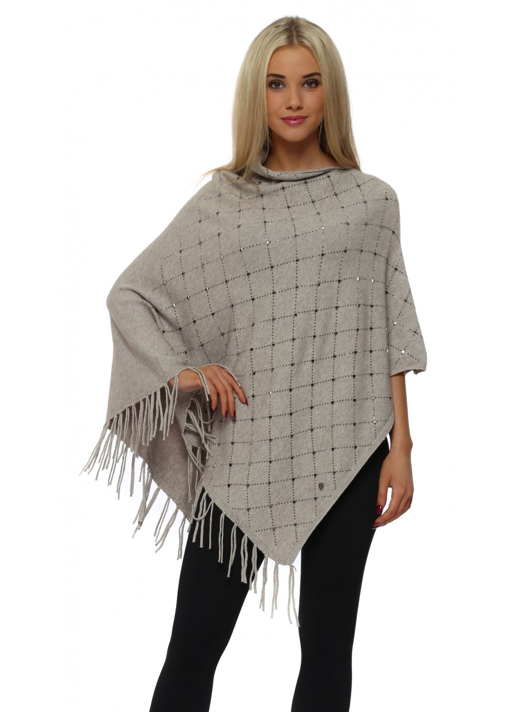 Стильные образы с пончо