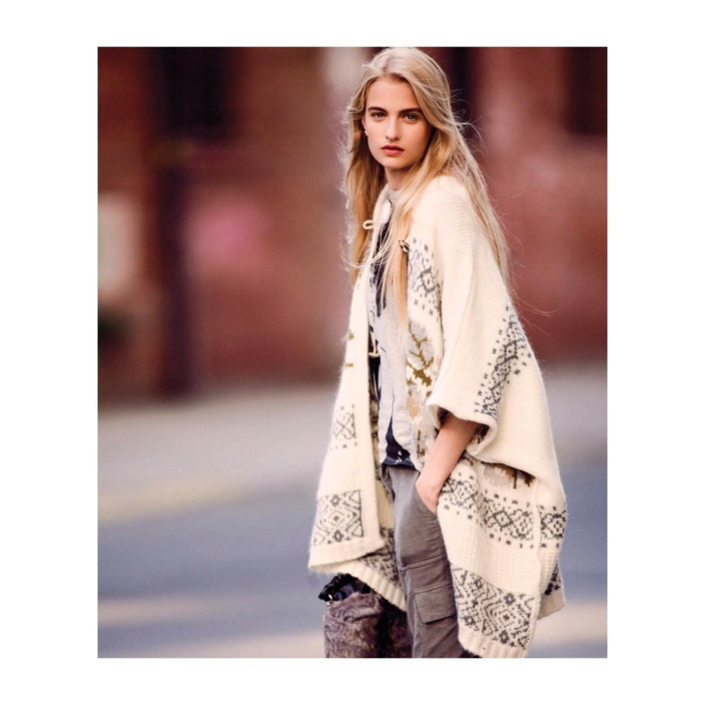 Стильные образы с пончо