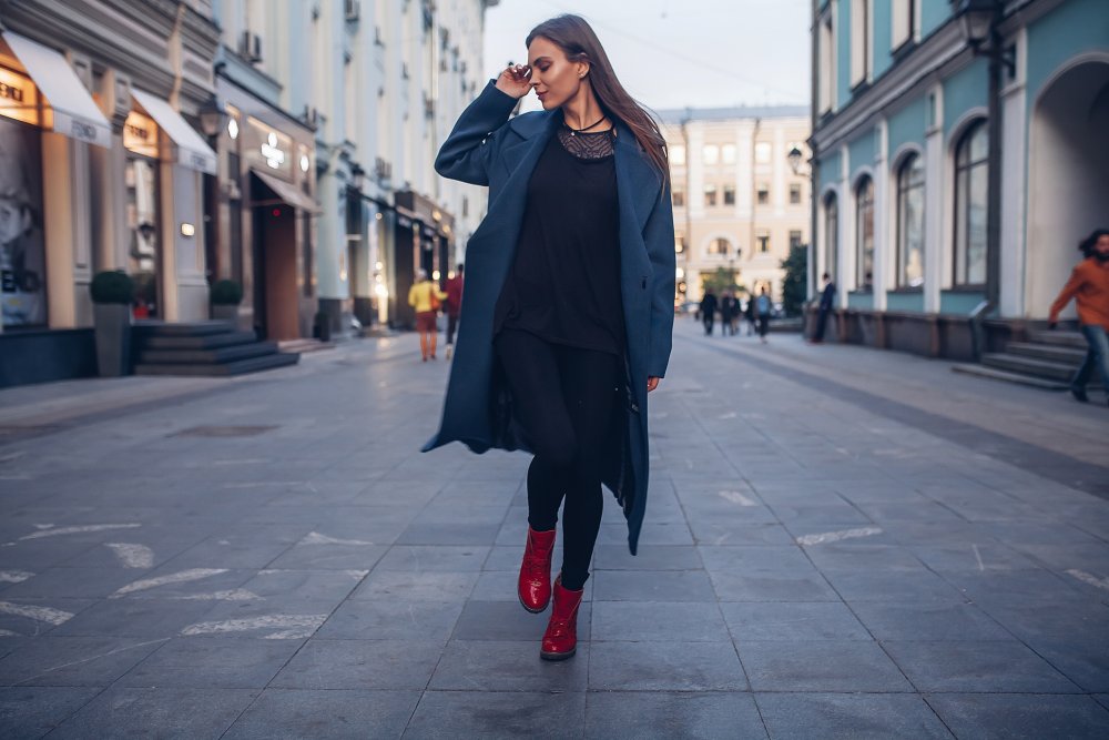 Модная девушка