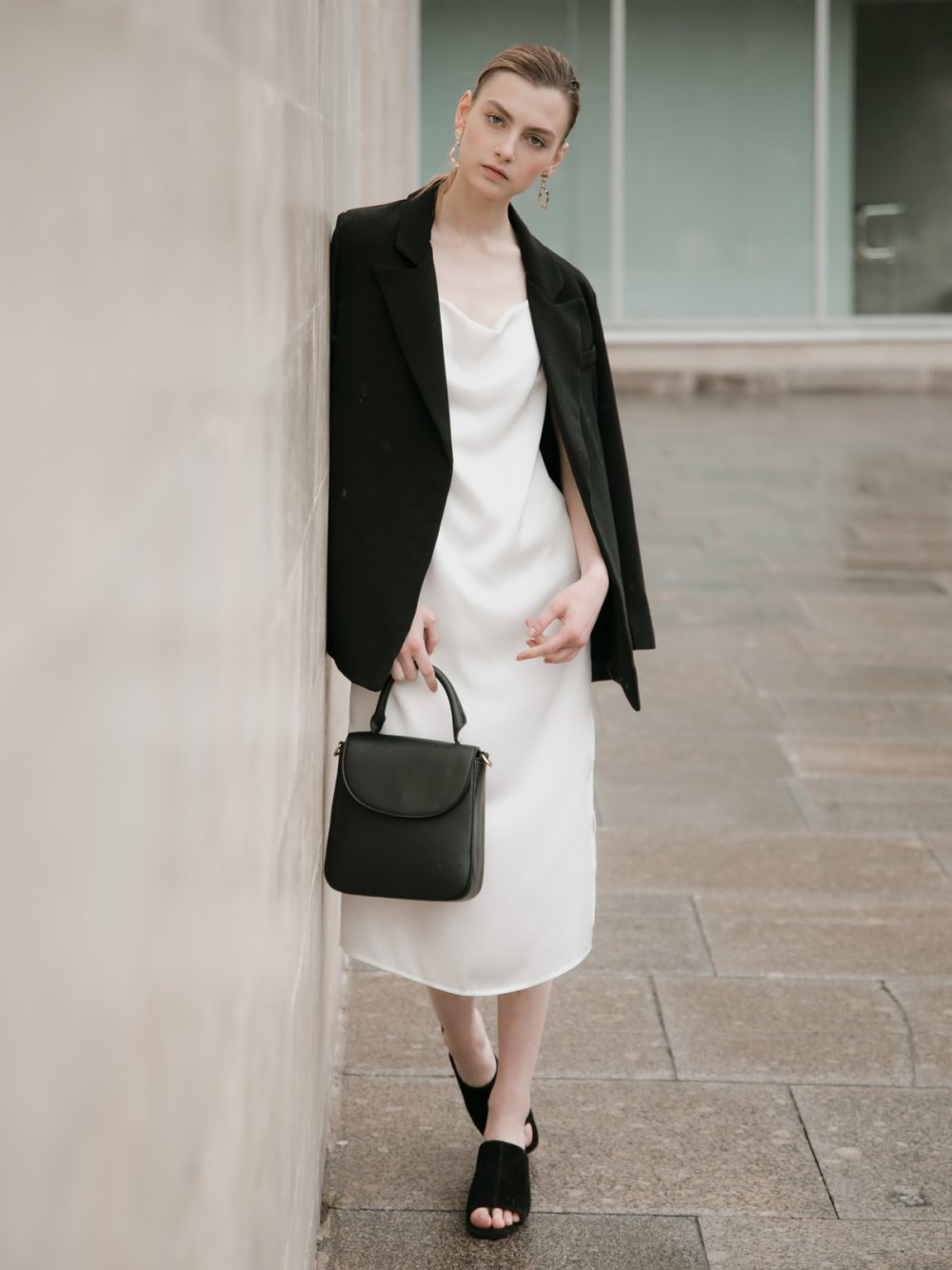 Платье в бельевом стиле